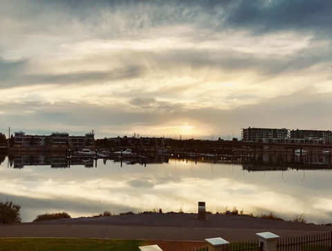 Port Adelaide Harbourside House - Kingaroy Accommodation 1