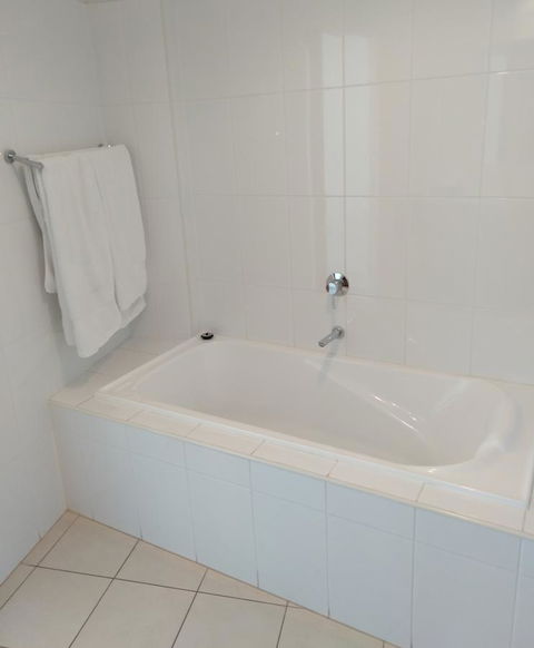 Wallaroo Marina Executive Apartments - Kingaroy Accommodation 10
