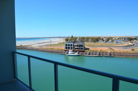 Wallaroo Marina Luxury Apartment - Kingaroy Accommodation 6
