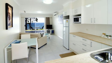 Mollymook Beach Waterfront - Kingaroy Accommodation 8