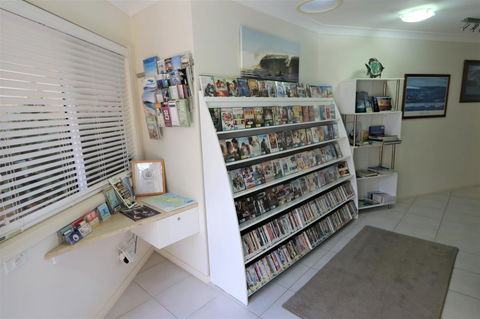Mollymook Beach Waterfront - Kingaroy Accommodation 15