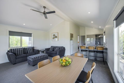 The Retreat West Beach Parks - Kingaroy Accommodation 15