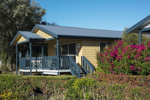 The Retreat West Beach Parks - Kingaroy Accommodation 12