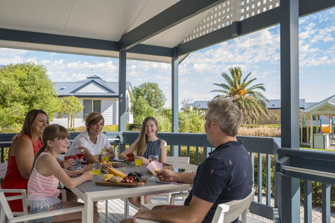 The Retreat West Beach Parks - Kingaroy Accommodation 10