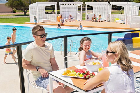 The Retreat West Beach Parks - Kingaroy Accommodation 3