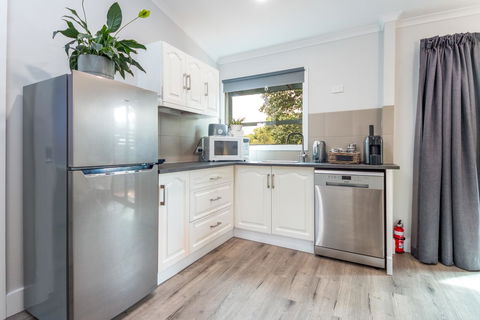 McLaren Vale Getaway - Kingaroy Accommodation 9