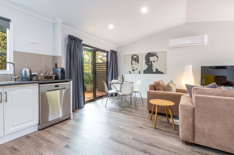 McLaren Vale Getaway - Kingaroy Accommodation 16