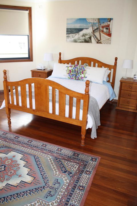 Serenity On Narrabeen Beach - 1Bdr Beachside Retreat - Kingaroy Accommodation 4