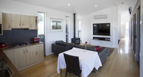 Barossa Pavilions & Glasshouse - Kingaroy Accommodation 6