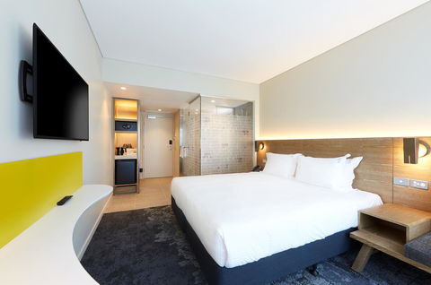 Holiday Inn Express Adelaide City Centre, An IHG Hotel - Kingaroy Accommodation 7
