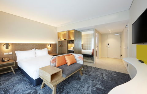 Holiday Inn Express Adelaide City Centre, An IHG Hotel - Kingaroy Accommodation 12