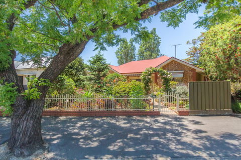 Tanunda\'s Magpie House - Kingaroy Accommodation 23