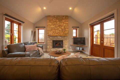 Lucy's Cottage - Kingaroy Accommodation 0