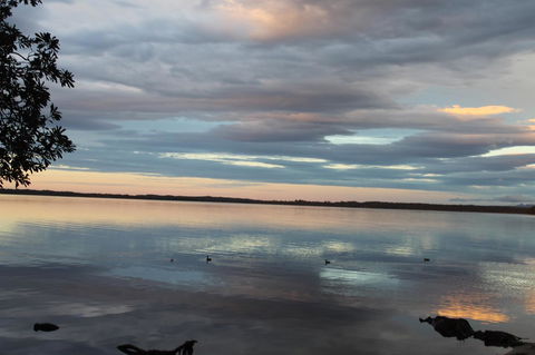 \'Point Break\' Your Waterfront Break At The Point - Kingaroy Accommodation 1