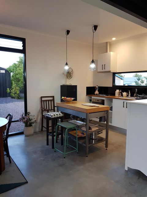Sinclair Eco House - Kingaroy Accommodation 9