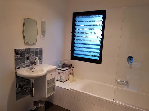Sinclair Eco House - Kingaroy Accommodation 25