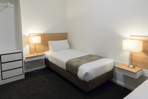 Bay 10 - Suites And Apartments - Kingaroy Accommodation 24