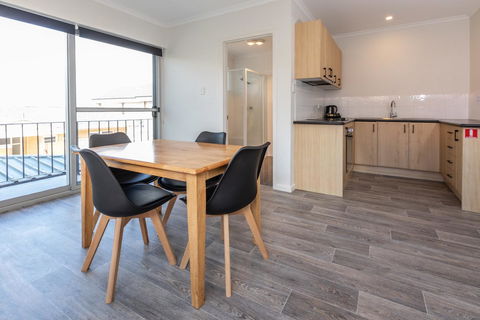 Bay 10 - Suites And Apartments - Kingaroy Accommodation 10