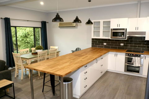 The Purple Door On Seaview - Kingaroy Accommodation 2