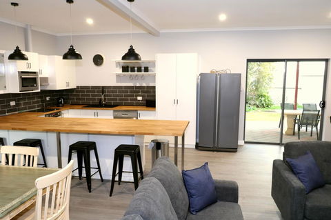 The Purple Door On Seaview - Kingaroy Accommodation 4