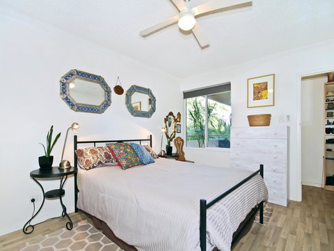 Monaco Court Apartment Adelaide - Kingaroy Accommodation 6