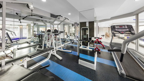 Oaks Adelaide Embassy Suites - Kingaroy Accommodation 5