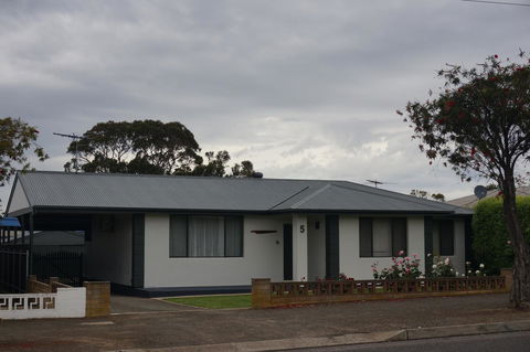 Kohinoor Getaway - Kingaroy Accommodation 0