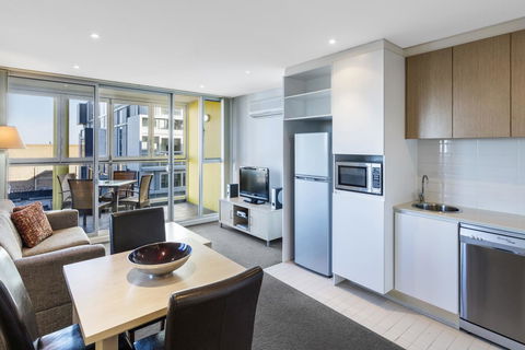 IStay Precinct Adelaide - Kingaroy Accommodation 16