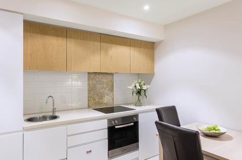 IStay Precinct Adelaide - Kingaroy Accommodation 8