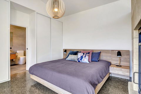 Shadow Creek McLaren Vale - Kingaroy Accommodation 13
