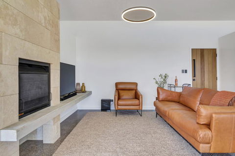 Shadow Creek McLaren Vale - Kingaroy Accommodation 11