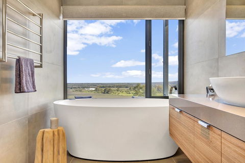 Shadow Creek McLaren Vale - Kingaroy Accommodation 4