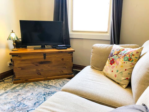 Inglenook Cottage - Kingaroy Accommodation 17