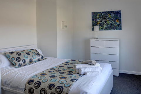 Aart Apartments - Kingaroy Accommodation 24