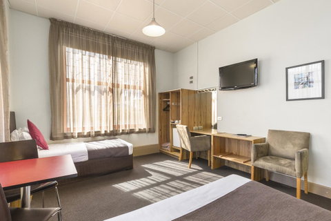 Adelaide Paringa - Kingaroy Accommodation 8