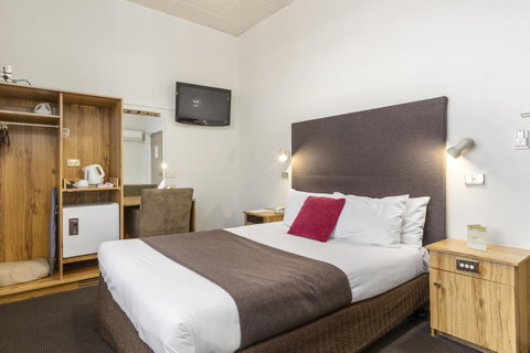 Adelaide Paringa - Kingaroy Accommodation 4