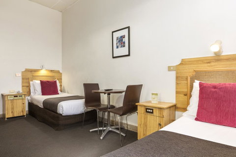 Adelaide Paringa - Kingaroy Accommodation 11