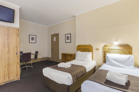 Adelaide Paringa - Kingaroy Accommodation 10