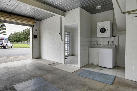 Tasman Beachside Apartment - Kingaroy Accommodation 11