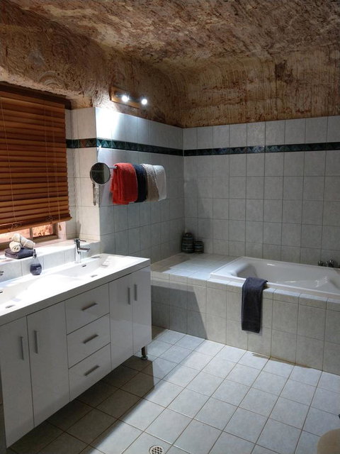 Zen Underground B&B - Kingaroy Accommodation 3