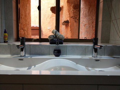 Zen Underground B&B - Kingaroy Accommodation 6