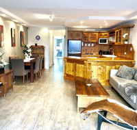 Superb Townhouse in North Adelaide - Kingaroy Accommodation