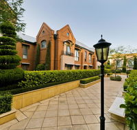 Majestic Old Lion Apartments - Kingaroy Accommodation