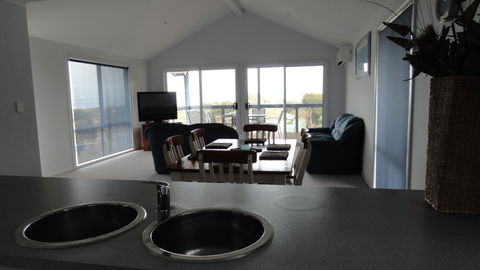 Kangaroo Island Bayview Villas - Kingaroy Accommodation 1