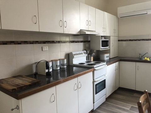 Olive\'s Cottage - Kingaroy Accommodation 3