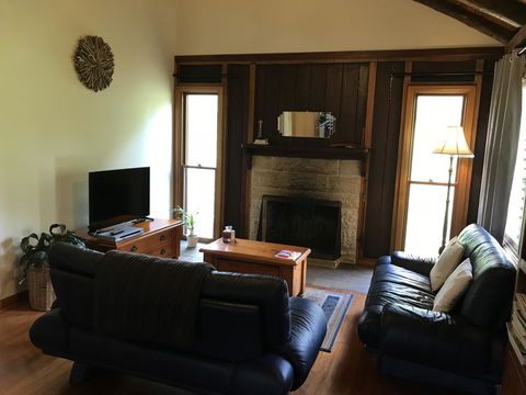 Ghost Hill Road Retreat - Kingaroy Accommodation 3