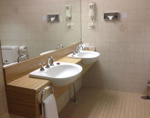 Comfort Hotel Adelaide Meridien - Kingaroy Accommodation 5