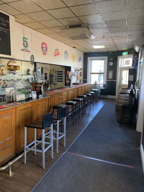 Commercial Hotel Morgan - Kingaroy Accommodation 3