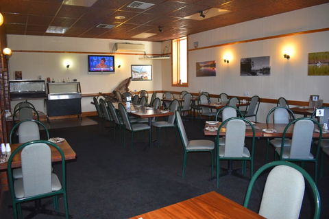Commercial Hotel Morgan - Kingaroy Accommodation 7