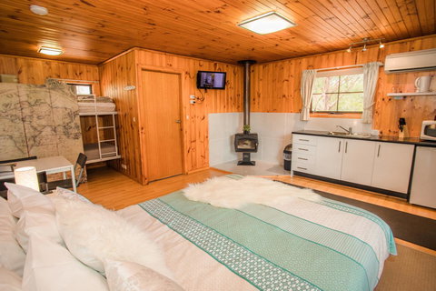 Seppelts View Cabins - Kingaroy Accommodation 23